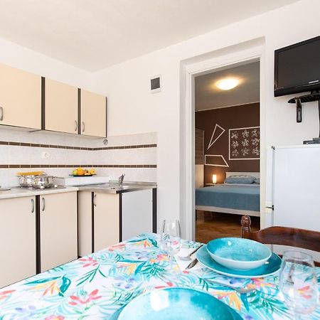Apartment Linda เวอร์บนิค ภายนอก รูปภาพ
